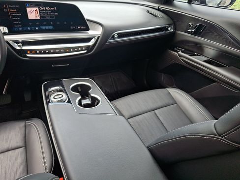 Certified 2024 Cadillac Lyriq Luxury RWD image 21