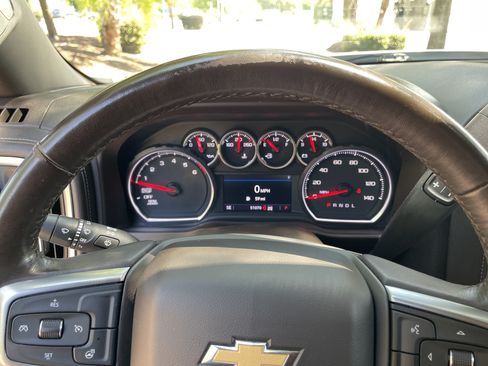Used 2022 Chevrolet Silverado 1500 LT w/ Z71 Off-Road Package AWD/4WD image 20