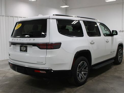 Used 2023 Jeep Wagoneer Series II image 9