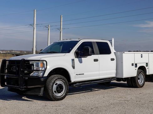 Used 2021 Ford F350 XL w/ Power Equipment Group image 3