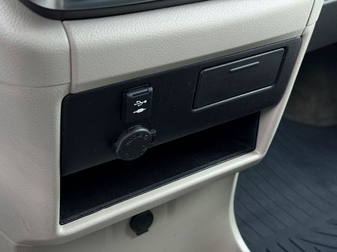 Used 2018 Toyota Sienna LE FWD image 14