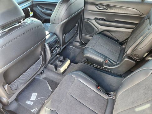 New 2025 Jeep Grand Cherokee L Altitude image 14