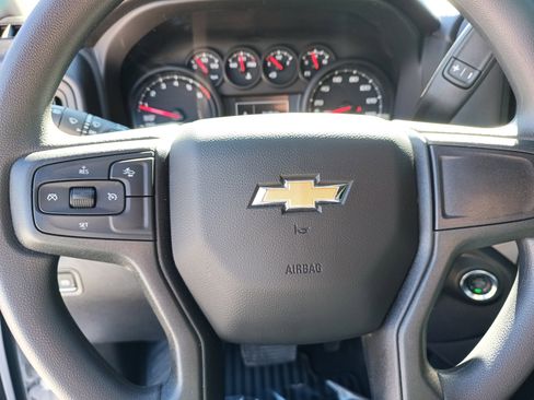 Used 2025 Chevrolet Silverado 1500 Custom image 13
