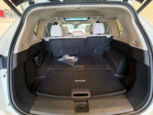 Used 2025 Nissan Rogue SL w/ Tech Package AWD/4WD image 34