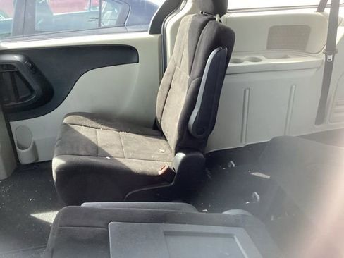 Used 2013 Dodge Grand Caravan SXT image 13
