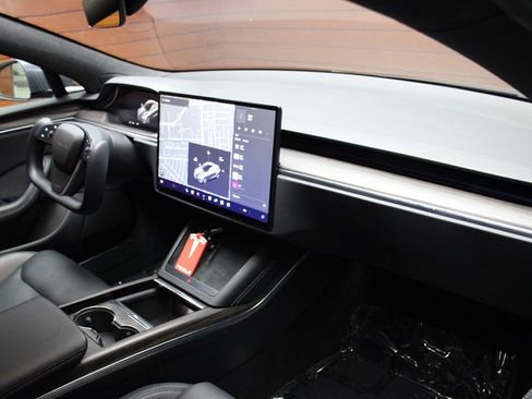 Used 2023 Tesla Model S AWD image 12