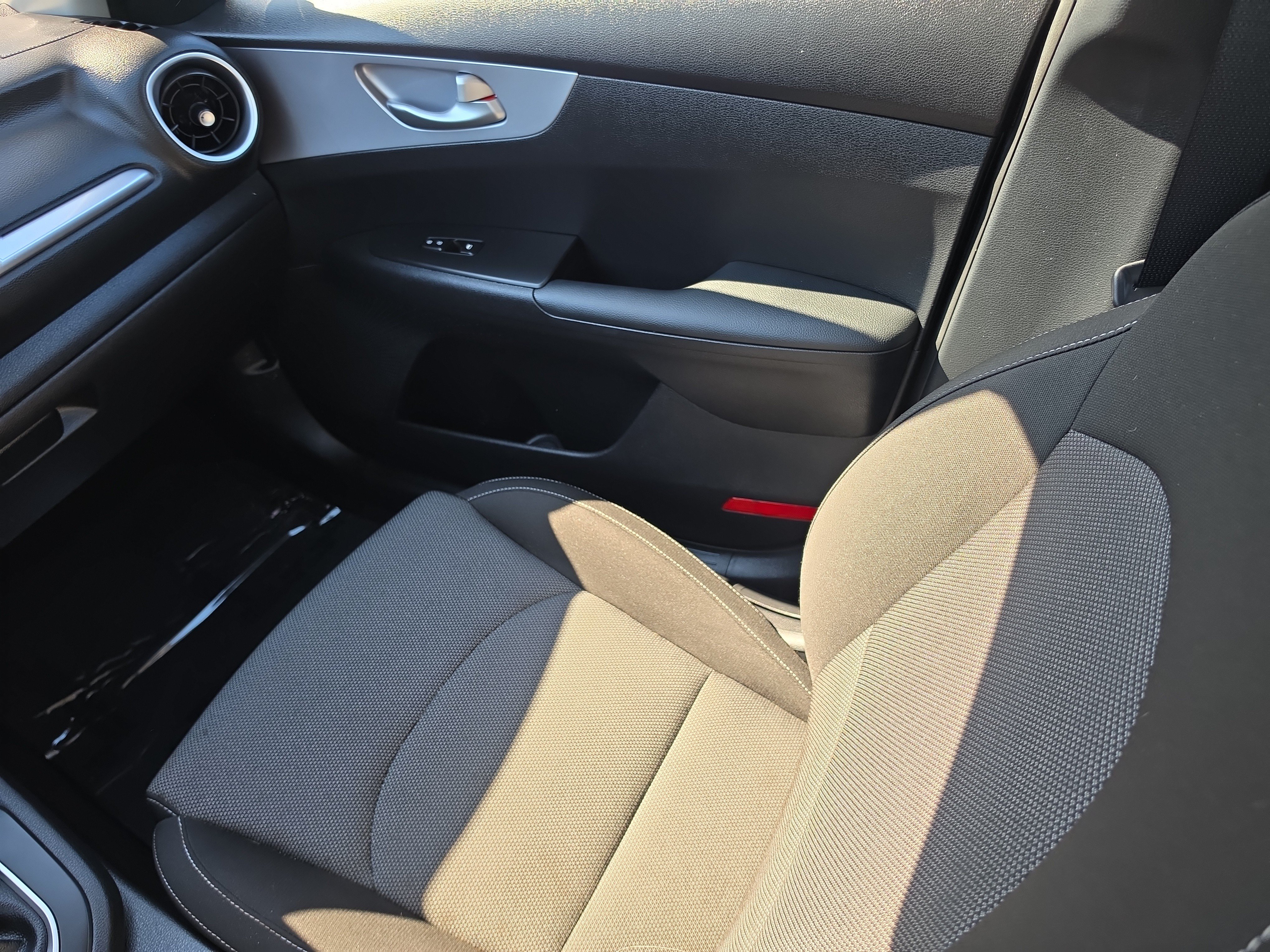 Certified 2023 Kia Forte LXS FWD image 15