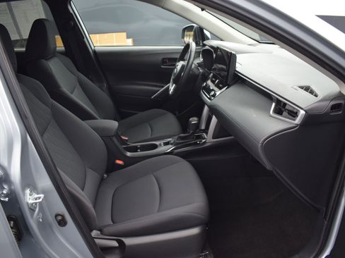 Used 2023 Toyota Corolla Cross LE w/ Black Badges Package (TMS) image 10