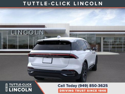 New 2026 Lincoln Nautilus Premier image 8