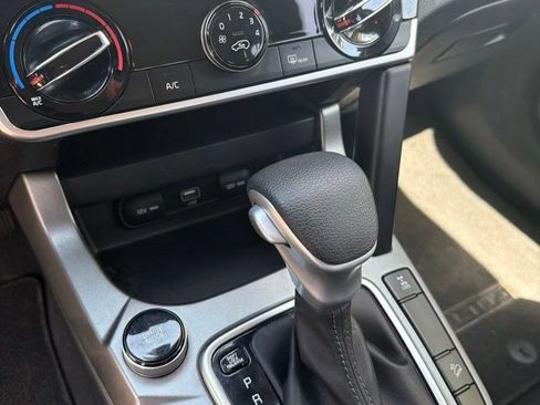 Used 2022 Kia Seltos LX AWD/4WD image 8