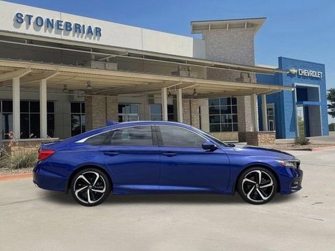 Used 2018 Honda Accord Sport image 4