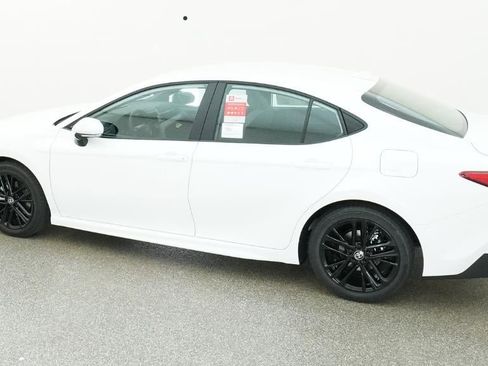 New 2026 Toyota Camry SE image 37