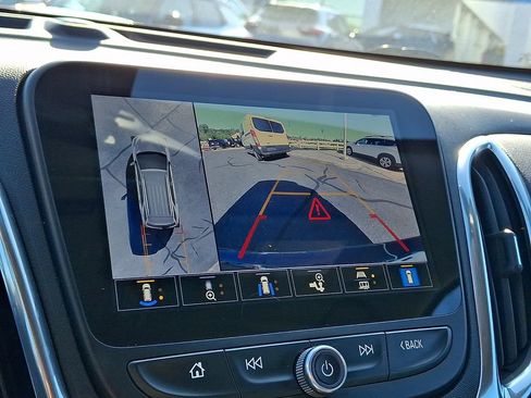 Used 2024 Chevrolet Equinox LT FWD image 4