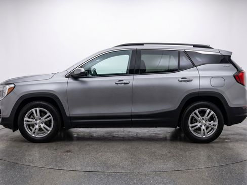 Used 2024 GMC Terrain SLE FWD image 5