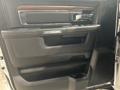 Used 2017 RAM 1500 Laramie w/ Convenience Group image 10
