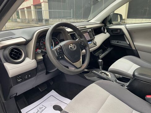 Used 2013 Toyota RAV4 XLE FWD image 32