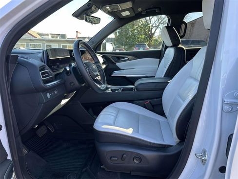 Used 2025 Chevrolet Traverse High Country w/ LPO, Floor Liner Package image 16