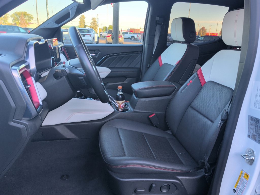 Used 2024 GMC Canyon AT4X AWD/4WD image 13
