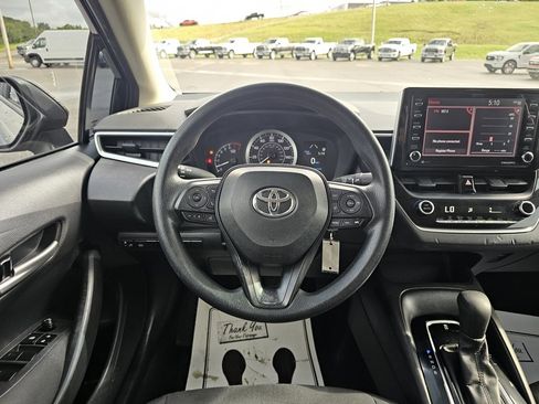 Used 2021 Toyota Corolla LE image 27