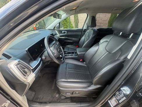 Used 2024 Kia Sorento S image 28