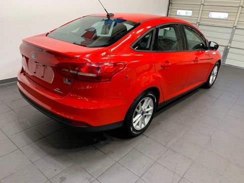 Used 2016 Ford Focus SE image 3