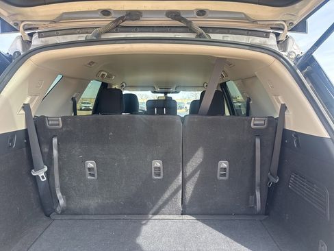 Used 2023 Nissan Pathfinder S image 29