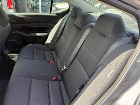 Used 2025 Nissan Altima 2.5 SV FWD image 32