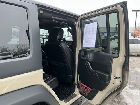 Used 2017 Jeep Wrangler Unlimited Rubicon image 18