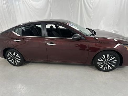 Certified 2024 Nissan Altima 2.5 SV image 2