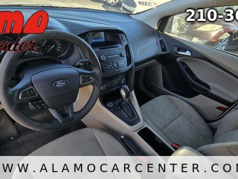 Used 2017 Ford Focus SE image 27