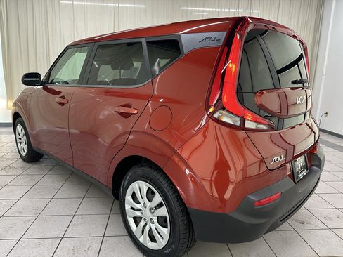 Used 2022 Kia Soul LX FWD image 9