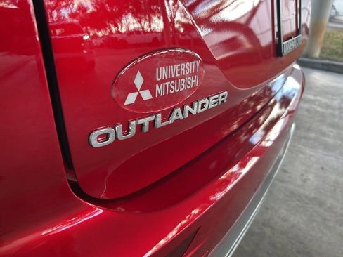 New 2026 Mitsubishi Outlander SE image 17