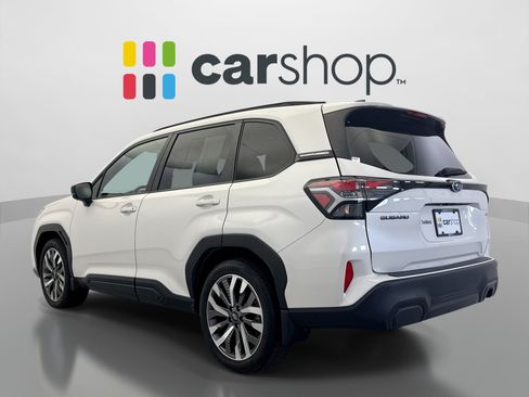 Used 2025 Subaru Forester Touring AWD/4WD image 3