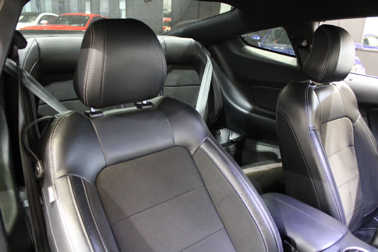 Used 2018 Ford Mustang Shelby GT350 w/ Convenience Package RWD image 35