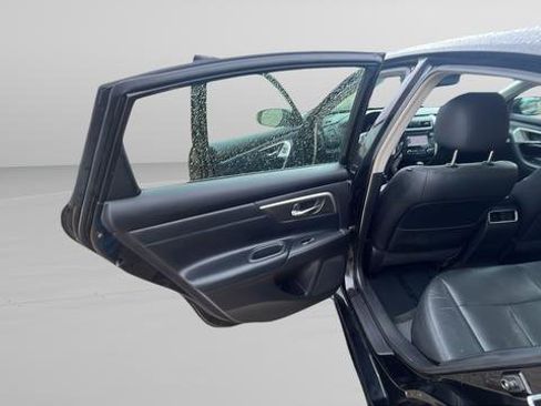 Used 2013 Nissan Altima 2.5 SL w/ Technology Pkg image 21