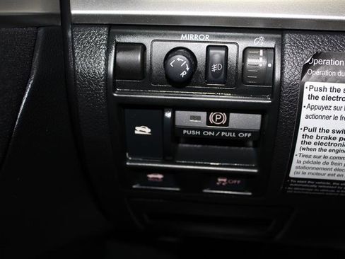 Used 2010 Subaru Legacy 2.5i Premium image 17