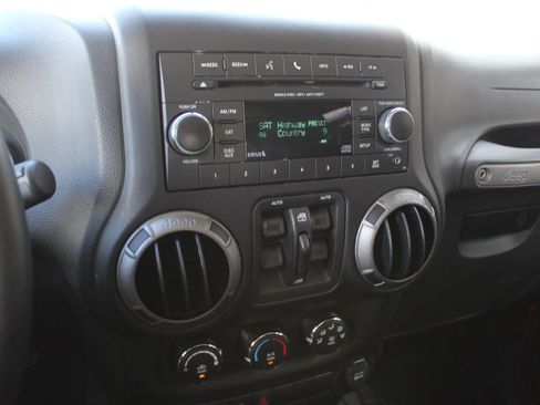 Used 2013 Jeep Wrangler Unlimited Sport AWD/4WD image 16
