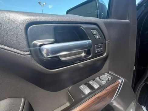 Used 2019 GMC Sierra 1500 SLT w/ SLT Premium Plus Package AWD/4WD image 11