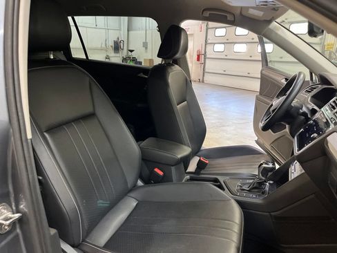 Used 2023 Volkswagen Tiguan SE FWD image 31