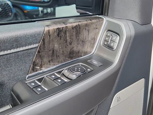 Certified 2025 Ford F250 Lariat AWD/4WD image 8