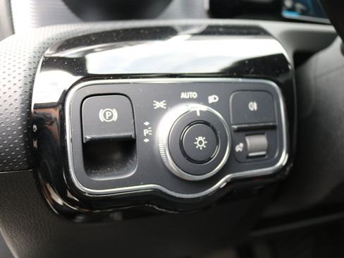 Used 2021 Mercedes-Benz A 220 image 21