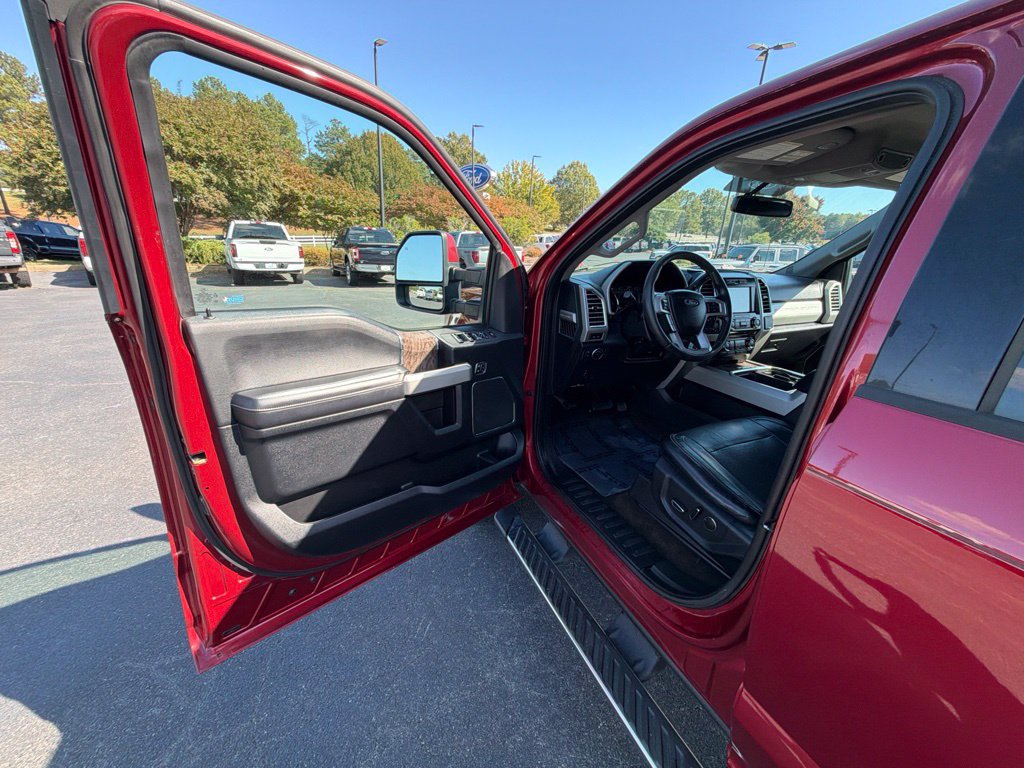 Used 2017 Ford F250 Lariat w/ Lariat Value Package AWD/4WD image 11