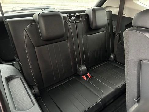 Used 2024 Volkswagen Tiguan SE FWD image 16