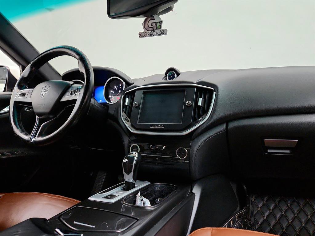 Used 2016 Maserati Ghibli RWD image 26