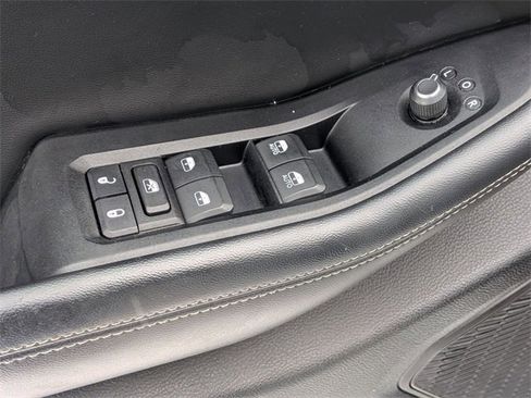 Certified 2024 Jeep Grand Cherokee L Laredo image 15