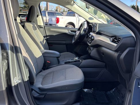 Used 2021 Ford Escape SE image 9