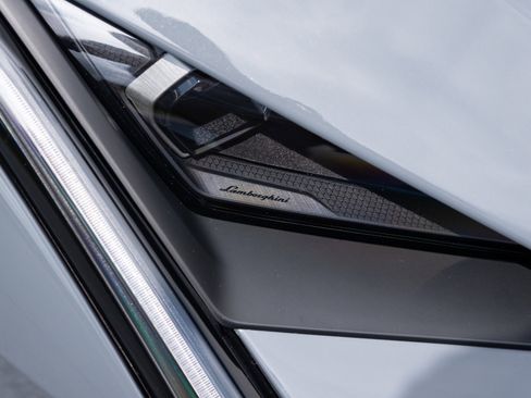 Used 2024 Lamborghini Revuelto AWD/4WD image 13