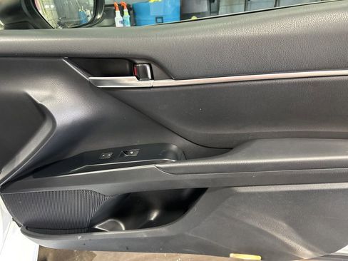 Used 2018 Toyota Camry SE image 25