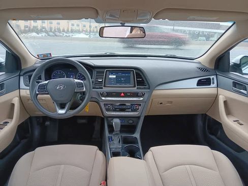 Used 2018 Hyundai Sonata SE w/ Cargo Package image 19