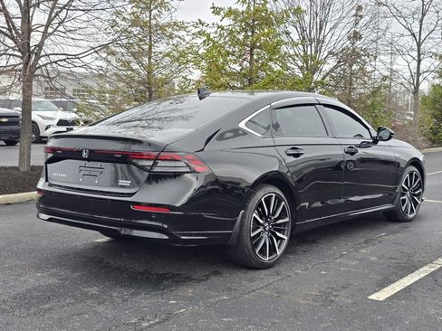 Used 2025 Honda Accord Touring image 7